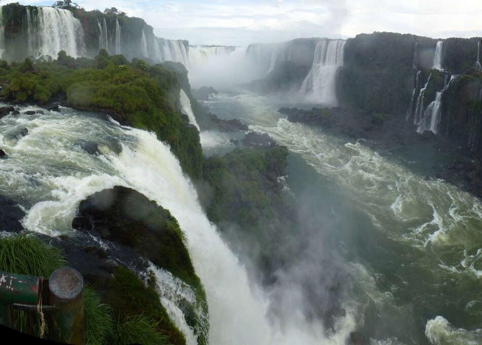 Cataractes d’Iguaçu, situées à Foz do Iguaçu, dans l’état du Paraná, au Brésil